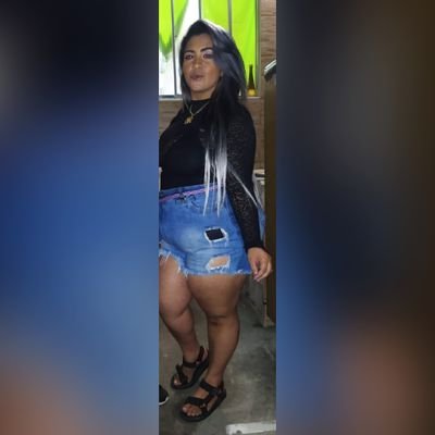 Ela não consegue ser meio termo. Só sabe transbordar. Uma pena muitos serem rasos e não suportarem as gigantescas ondas! Pena!
.
.
.