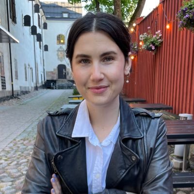 Ph.D, Architectural History @McGillU // MA Art History @Concordia // cultural landscapes, gender and architecture, feminist research methods // she/her