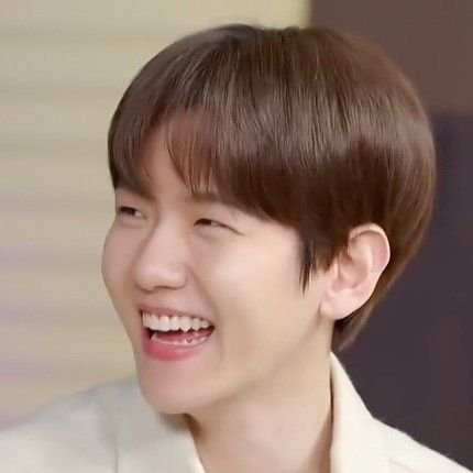 kyoongwuvbot's profile picture. OT9, always.