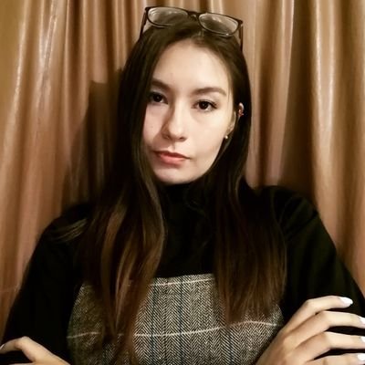 La fotografía muestra la belleza que los ojos no ven 📷
Escribir cura el alma 📖✒️
Dev 👽💻