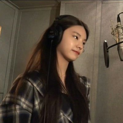 rennataav's profile picture. 