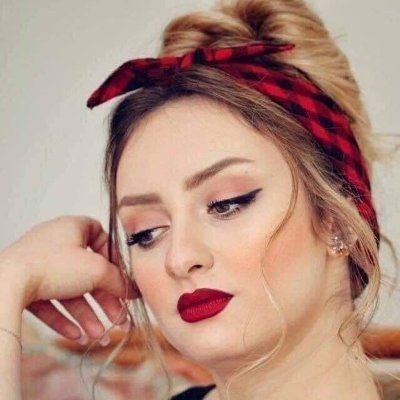 لاجيت يمك لقيت الحب ينطرني وان غبت عنك عرفت الهم واسبابه.