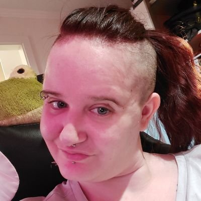 Twitch streamer. Female with tatoos and a love for books, DnD and other stuff like movies and music.