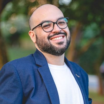 Brazilian front-end developer living and working in Berlin. Currently I've been working with reactjs + typescript