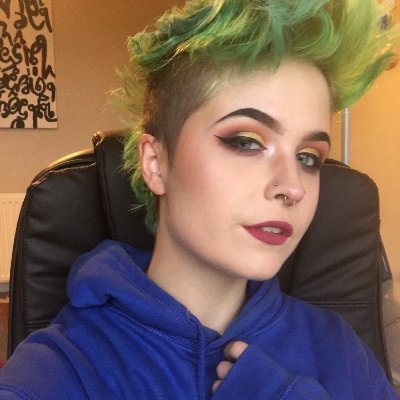 Marketing Co-ordinator for @ShakeandSpeare. Wordsmith, coffee lover, website builder, dinosaur enthusiast. They/Them. All opinions are my own, not my employers