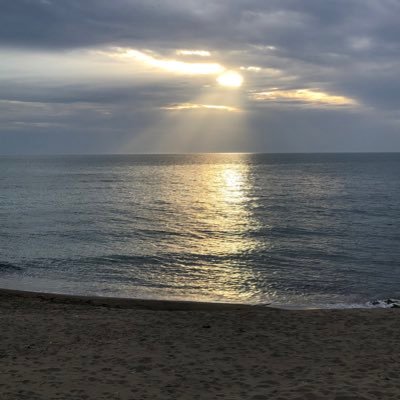 mo_damekamodesu's profile picture. 地方営業マン。成績だけはずっと先頭走ってます。それだけが誇りですかね。ただ、気づいたんです。静かに暮らしたいのです。さー、やりますかー