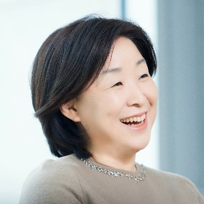 2yFIekQ8t0wBVDk's profile picture. 혼자에요