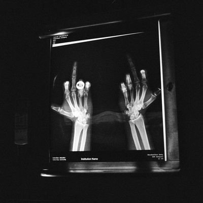 tellmehow2die's profile picture. ในวันที่เราตายไปแล้ว เราอนุญาตให้คนรอบตัวที่เราสนิทอ่านทวิตนี้ได้