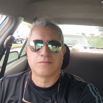 Amante de la naturaleza, Padre, Abuelo,Lector
Sigo en mi Patria.