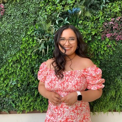 laurenvaldivia's profile picture. everyday you hold God’s undivided attention, who told you that you couldn’t hold the worlds?