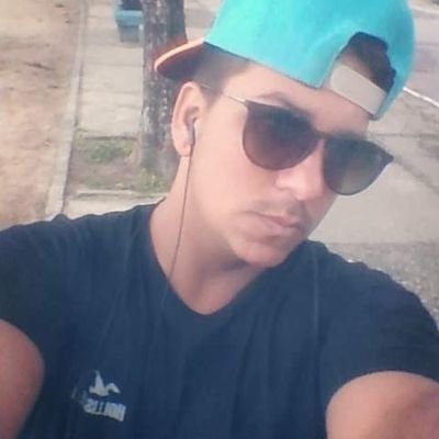 David48519354's profile picture. Mesmo quando tudo parece desabar, cabe a mim decidir entre rir ou chorar, ir ou ficar, desistir ou lutar.