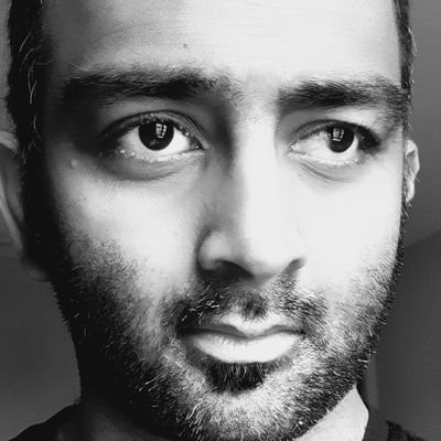 rakhee_v's profile picture. 