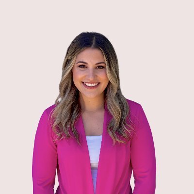 Wedding Enthusiast | Bride to Be | MBA Student | Dog Mom | Adventure Seeker