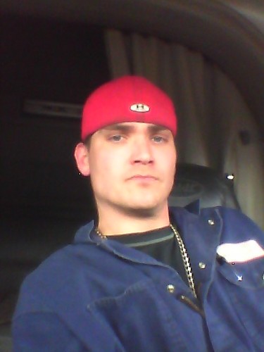 lunchmeat147's profile picture. J.A.O.H.I....just another oil hauling idiot. its a lonely life in a truck shoot a text 780-290-1877. #teamfollowback,#CarwinArmy