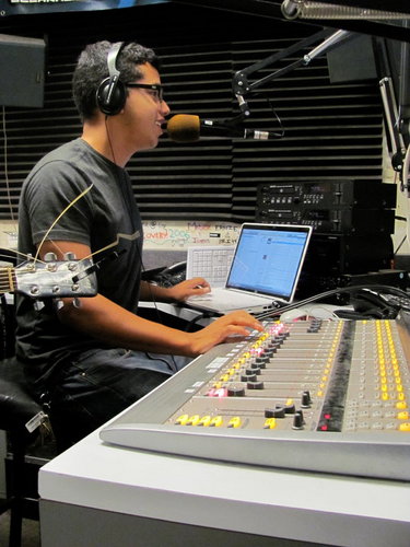 MelDooo's profile picture. I hate this website.