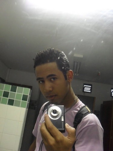 Procure viver de tal maneira, que ao morrer, até o agente funerário fique triste \o/ [b]Mr catra[/b][8)].  [{//~[i]Thaty eu ti amoO[/i]