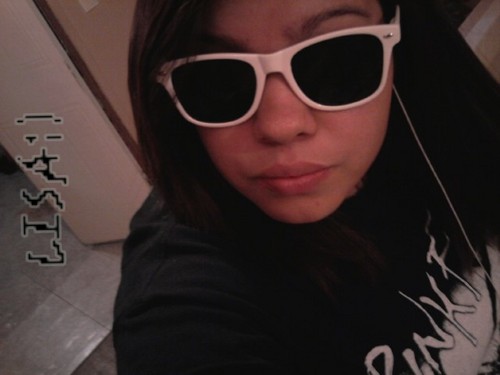 16.junior at yhs.play sofball.love to hear music.follow me and ill follow back :) #teamsingle :/