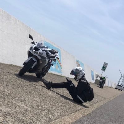 2021/4/25 Zx6r納車🎉 人生初バイク🙂  仲良くしてくださいませ🍀