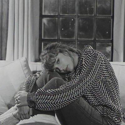 isasippedaway's profile picture. 23, she/her // the idea you had of me, who was she?