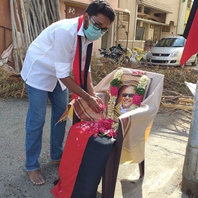 Heera5chanth's profile picture. Senior Executive