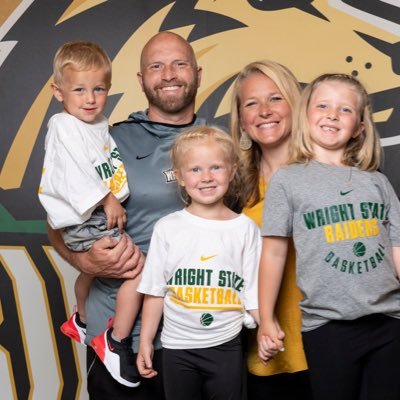Saved by Grace. Blessed with a sweet little fam. Head Women’s Basketball Coach at Wright State University.