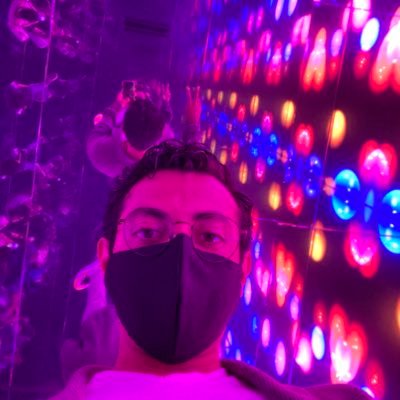Andas viendo mi perfil otra vez? Bueno, tú sabes que eres mi seguidor preferido, y lo sabes.