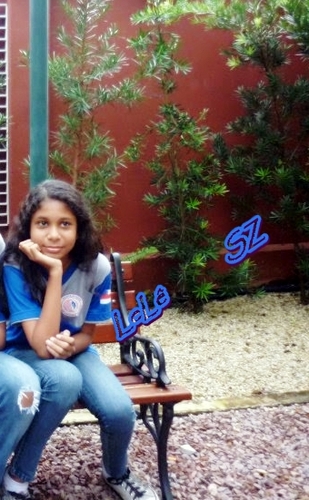 Sou doidaa,amo CocaCola,chocolatee,shopping com a @viibrito e @lariinhaSantoos.Que saber mais? segue ai que te faloo. .