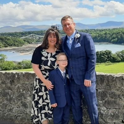 VinNatLewis's profile picture. 