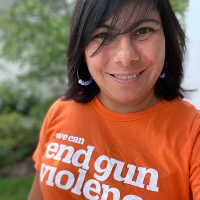 New Yorker by trade, Florida by chance | Donor Comms, mostly @fundhumanrights | @momsdemand volunteer | 💕 Dogs, science, food, books (never bans). (she/her)