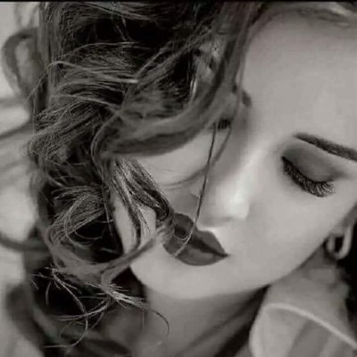 سلاما على لون الحزن في عينيگ🖤☹
