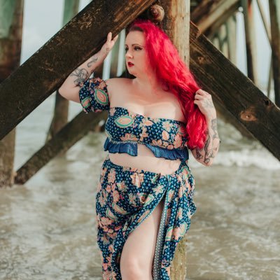 Vampire Queen, of The court of the live oak. Model, Entrepreneur, Entertainer.