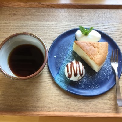 のんきな時間をゆっくりと美味しいものを食べながら釣りをして🎣過ごしたい、おっちゃんです^ ^