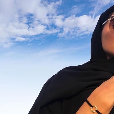 📖
لو تأملت أحوال الناس ، لوجدت أكثرهم عيوبًا أشدهم تعييبًا.
🇴🇲