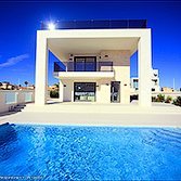 Se vende propiedades en España en Costa Blanca, apartamento, chalet, casa o villa un buen precio. Torrevieja., Alicante, Beidorm - https://t.co/0tWfhgWMEN