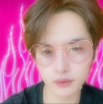 aklımda beleşe rent edenler tam liste: ksm. the moment of ksm singing my fcking fav song hype boy. LORD when will occur the 2nd han river date