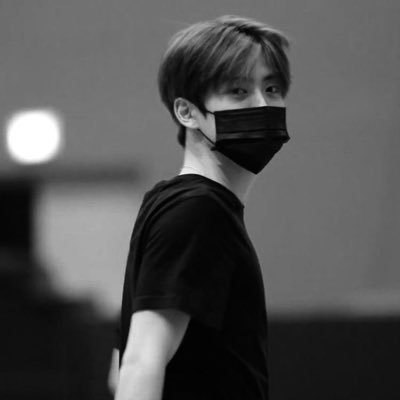 kingpxii's profile picture. กิ่งไผ่ (n.) ขอโทษที่หล่อเท่แต่เป็นผัวให้เธอไม่ได้