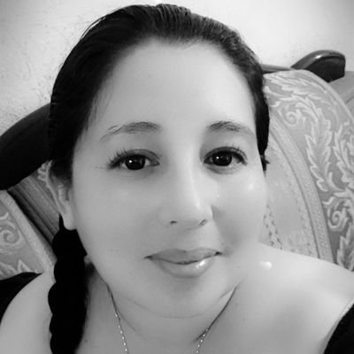 Gamer de noche, Enfermera de día, consejera sexual en mi tiempo libre