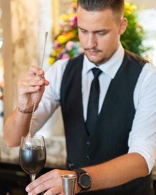 bUJJILMLaluqrxU's profile picture. Yeah.