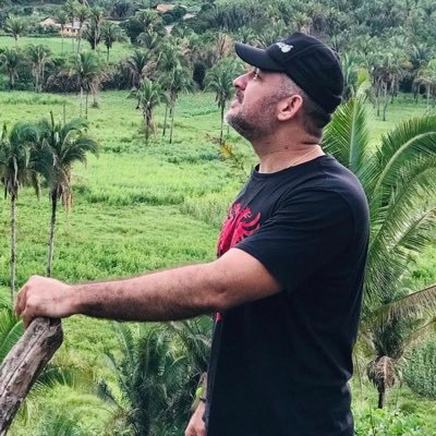 Bleonardo2's profile picture. Nunca troque o que você mais quer na vida pelo que você mais quer no momento, pois os momentos passam e a vida continua.