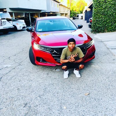 EliKayuta's profile picture. 