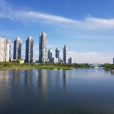 k_centrism's profile picture. 