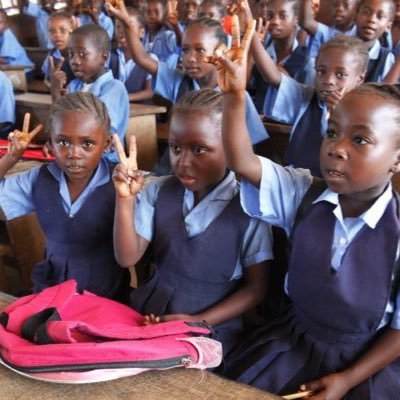 Construction d’une école à partir du mois d’août dans un petit village en Côte d’Ivoire. Dans le but d’éviter plus de 20km aller-retour aux enfants pour étudier