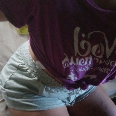 Hey you, follow me 🤤🤤 juste pour infos, je suis efféminé🏳️⚧️ merci d’être respectueux envers moi😙 a part ça, j’aime les hommes bien évidemment❤️
