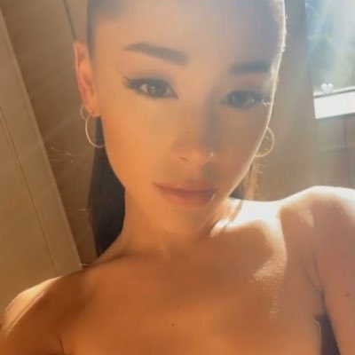 vnchars's profile picture. harry y charli por ustedes vivo