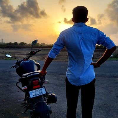 धर्मो रक्षति रक्षित:।,Belongs From Gujarat after India🙏,Be proud of Hindu 🕉️,
Be proud of राजपूत👑⚔️,
Humanitarian 🇮🇳,
Cricket Lover 🏏
शीलं परमं भूषणम् ।