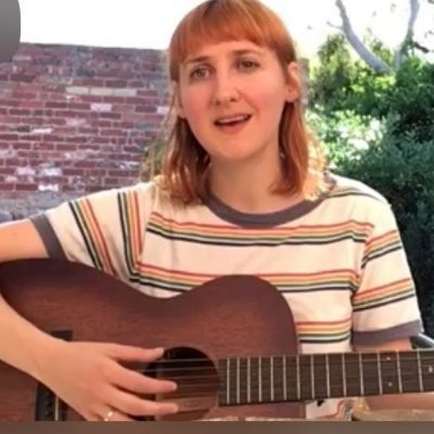 Music Therapist, PhD Candidate, researching dementia, supporting cancer patients/survivors, passionate about mental health, embodied music experiences and cats