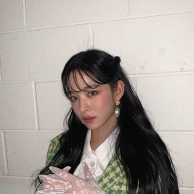 #zero_zero ✦ wondrous sparkling stars makes the squirrel of fromis_9, chaeyoung the lee shine. they can make everyone happie! 🐿