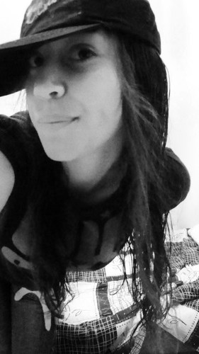 Tenho 17 anos, toco violão curto muito rock ´pitty, fruto sagrado, nirvana e ...