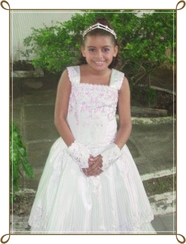 ♥eu sou ester tenho 9 anos e tenhos olhos castanhos claros♥