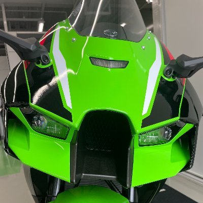 ZX-10R🐨型乗りのリターンライダー。夜行性で基本ぼっち。 
大阪住みの40代（水戸→吉祥寺→川崎→横浜→大阪） 
主にバイク、ラーメン、焼肉、音楽について呟きます。 サザンオールスターズ応援団員。森山直太朗、黒沢健一、小沢健二、onちゃん。
無言フォロー大歓迎！バイク垢はほぼフォロバ！ 
v(･∀･)yaeh!